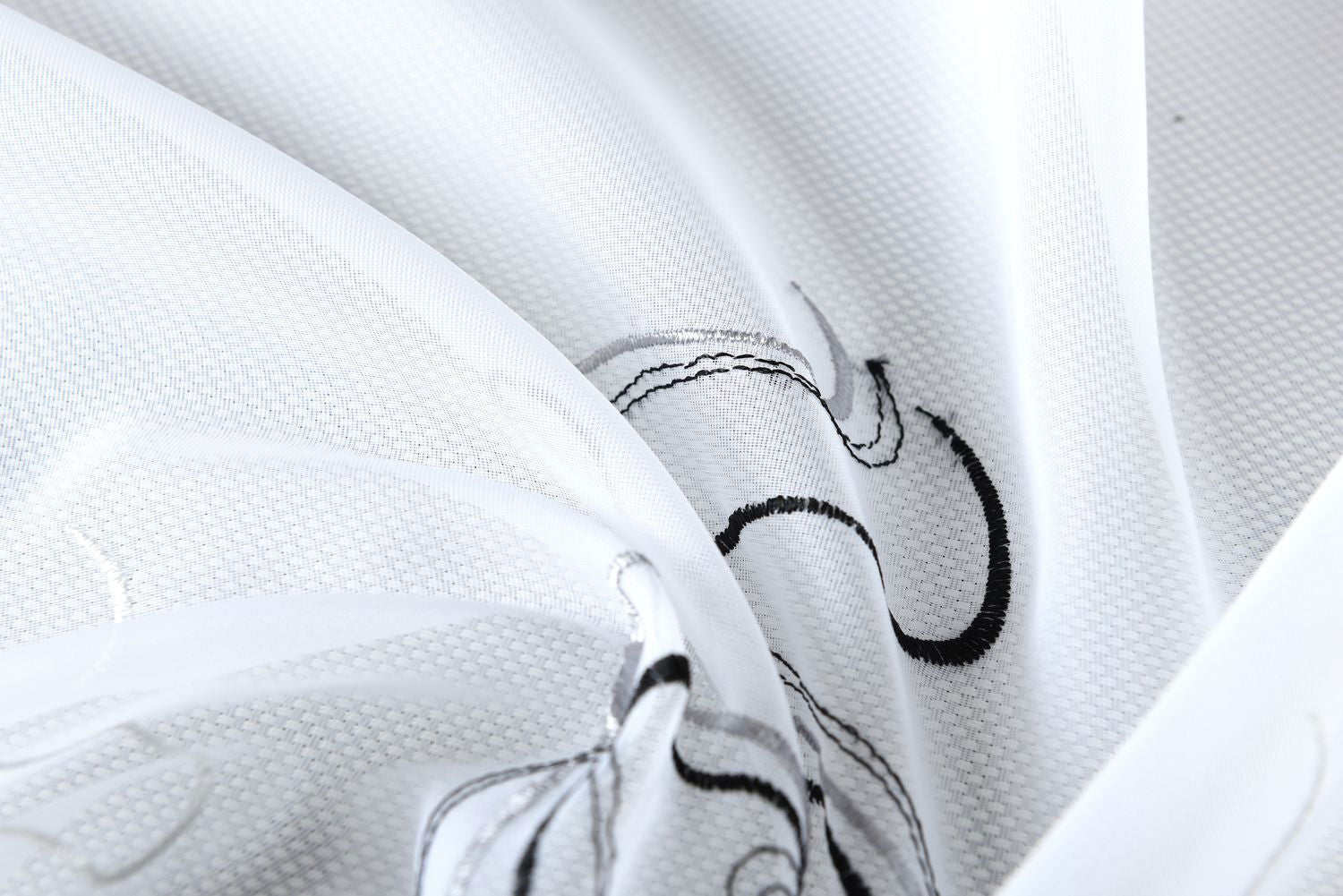 WELLE Stickerei Gardinen Set 4 Tlg. Raffhalter Tunneldurchzug Gardinenband für Gardinenschienen 112231 Gardinen Set WELLE_Stickerei_Gardinen_Set_4_Tlg._Raffhalter_Tunneldurchzug_Gardinenband_fur_Gardinenschienen_112231_-_Gardinenbox.de_-_-3695931 | Gardinenbox.de