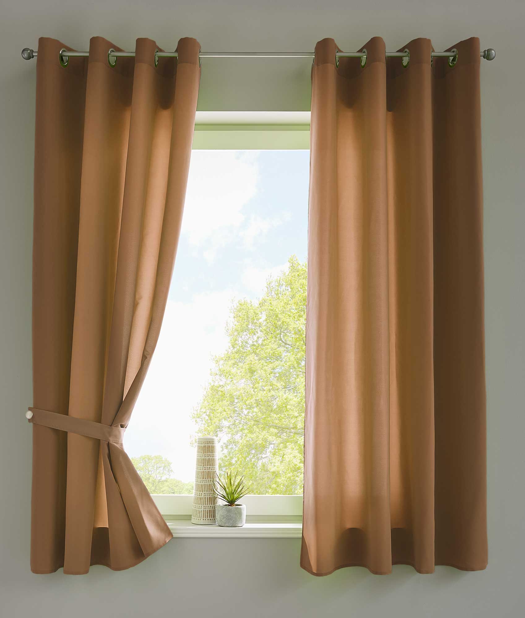 2er Set Vorhänge Schal Ösen »Berlin« Microsatin Lichtdurchlässig Uni Matt 20405N2 Taupe HxB 145x140 cm Vorhang 20405N2taupe-175 | Gardinenbox.de