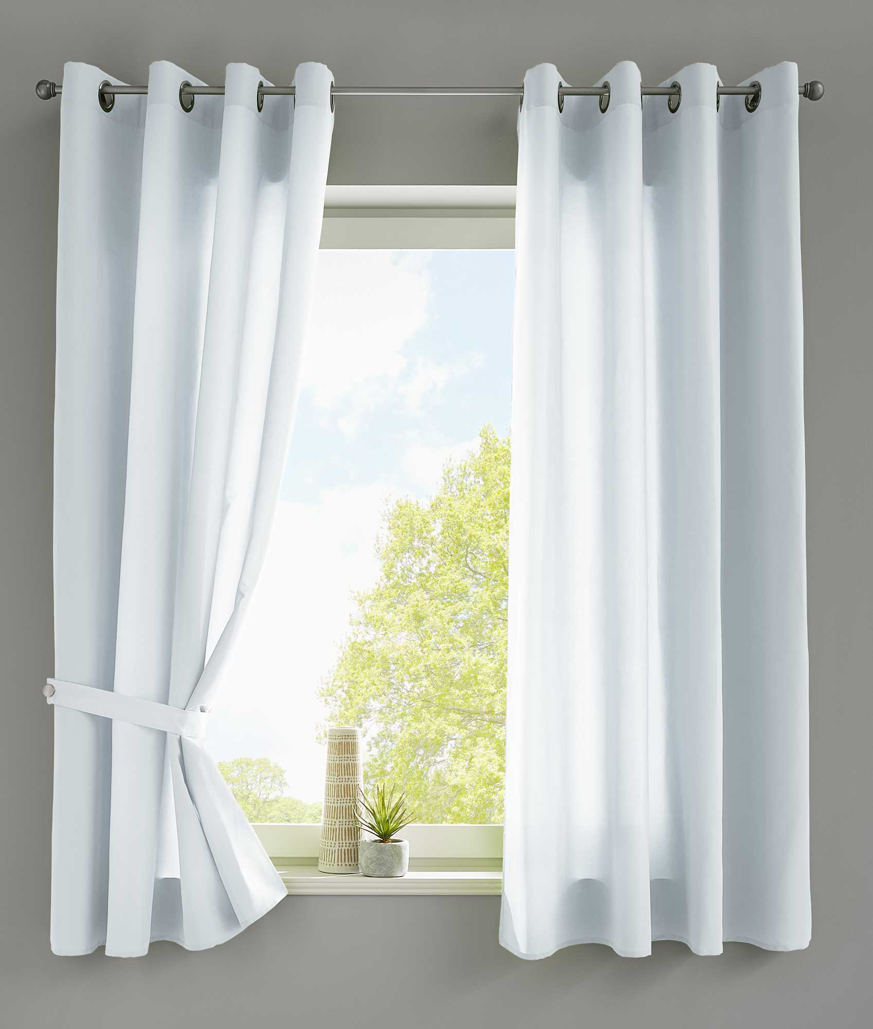 2er Set Vorhänge Schal Ösen »Berlin« Microsatin Lichtdurchlässig Uni Matt 20405N2 Weiß HxB 145x140 cm Vorhang 20405N2weiss-175 | Gardinenbox.de