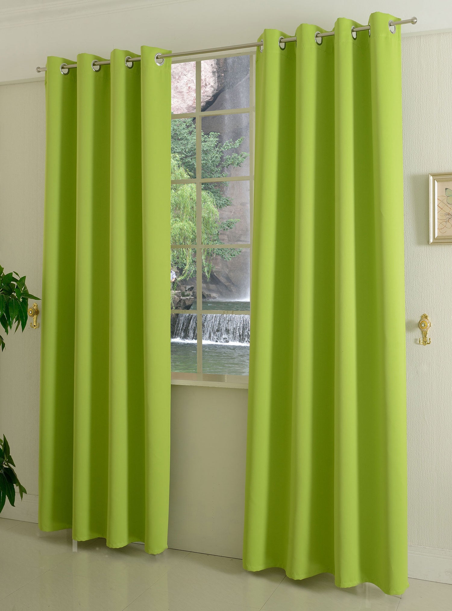 Verdunkelungsvorhang Ösen matt uni Farben blickdicht Blackout 20600 Apfelgrün 175x135 (HxB) Vorhang 20600apfelgruen | Gardinenbox.de
