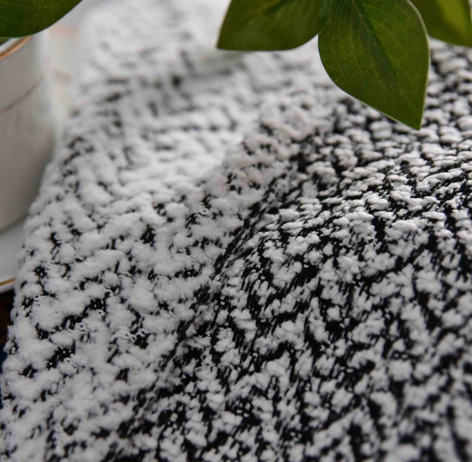 2 Vorhänge Chenille Vorhang Bouclé-Struktur HxB 245x140 cm Weiß Schwarz »MONTANA« Multiband-Aufhängung Pflegeleicht 2023330-2 Vorhang Set 2_Vorhange_Chenille_Vorhang_Boucle-Struktur_HxB_245x140_cm_Weiss_Schwarz_MONTANA_Multiband-Aufhangung_Pflegeleicht_2023330-2_-_Gardinenbox.de_-_-3668411 | Gardinenbox.de