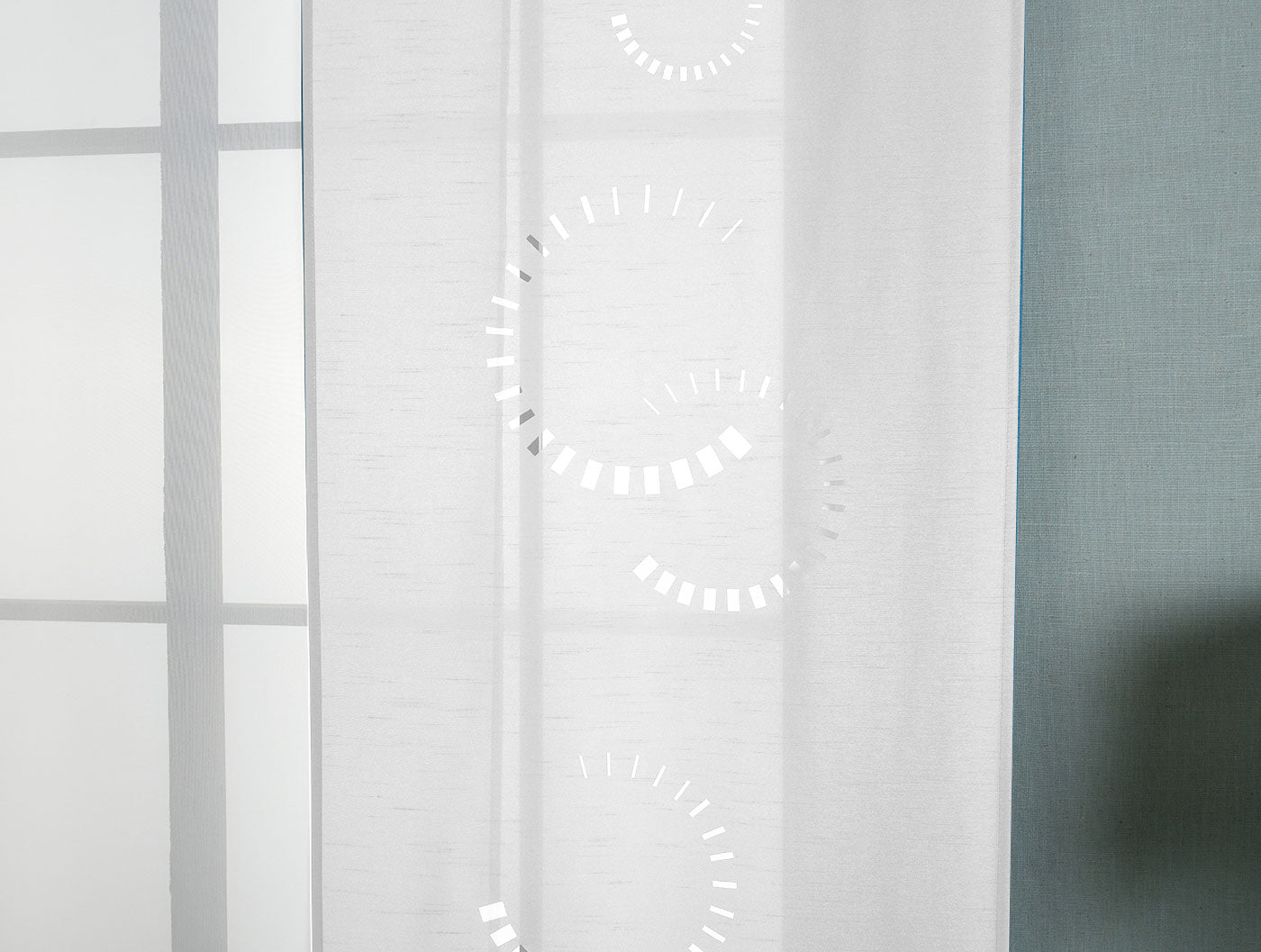 2er-Pack Schiebegardine Flächenvorhang Avila Lasercut Wildseide Optik Voile  cm (HxB) inkl. Paneelwagen und Beschwerungsstangen 165610 - Gardinenbox.de - 