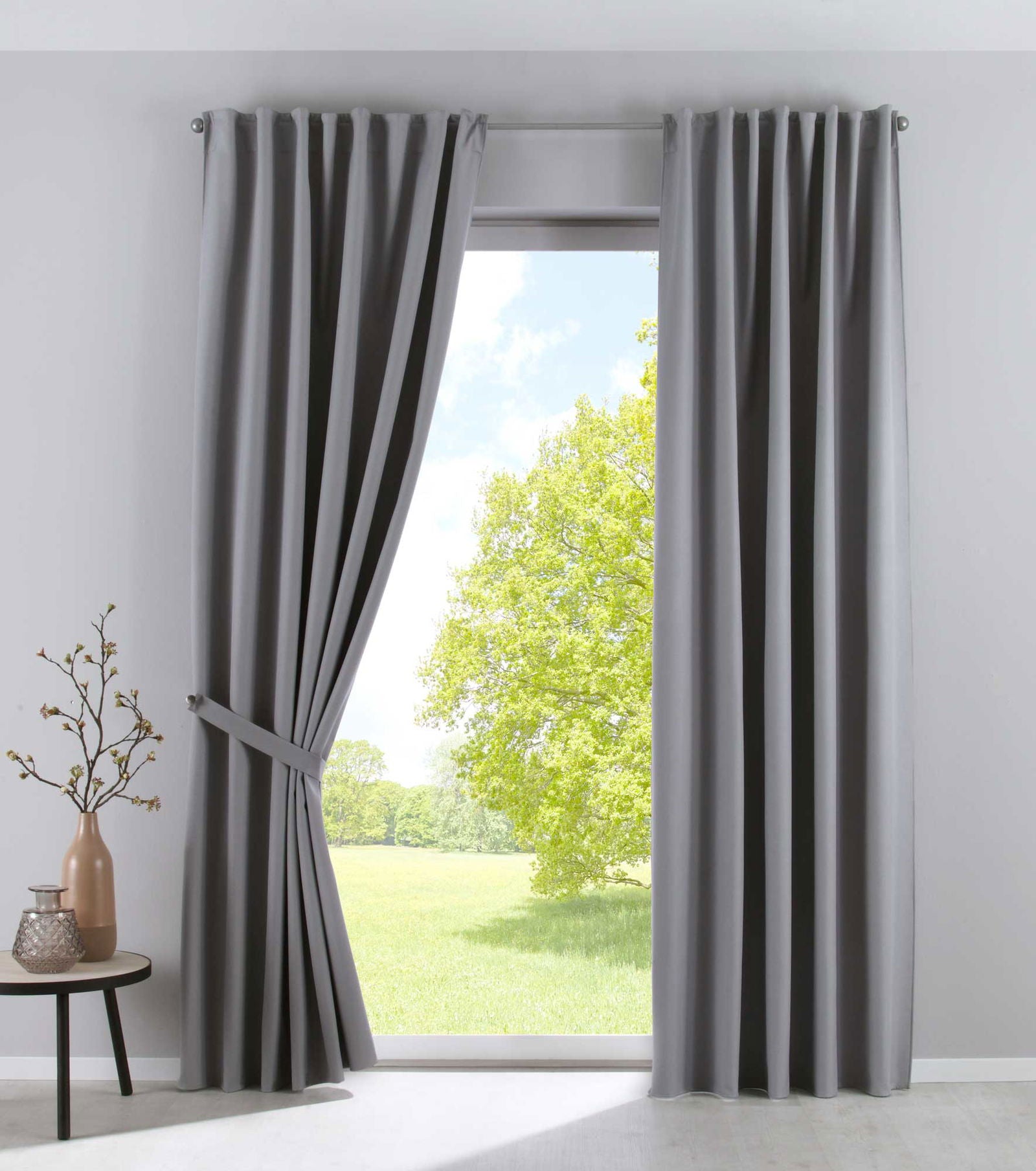 2er Set Verdunkelungsvorhänge »PALERMO DARK« Matt Blickdicht Lichtundurchlässig Verdeckte Schlaufen Kräuselband Raffhalter Fleecerücken 100002652-2 Grau Vorhang Set 2er_Set_Verdunkelungsvorhange_PALERMO_DARK_Matt_Blickdicht_Lichtundurchlassig_Verdeckte_Schlaufen_Krauselband_Raffhalter_Fleecerucken_100002652-2_-_Gardinenbox.de_-_-3673544 | Gardinenbox.de
