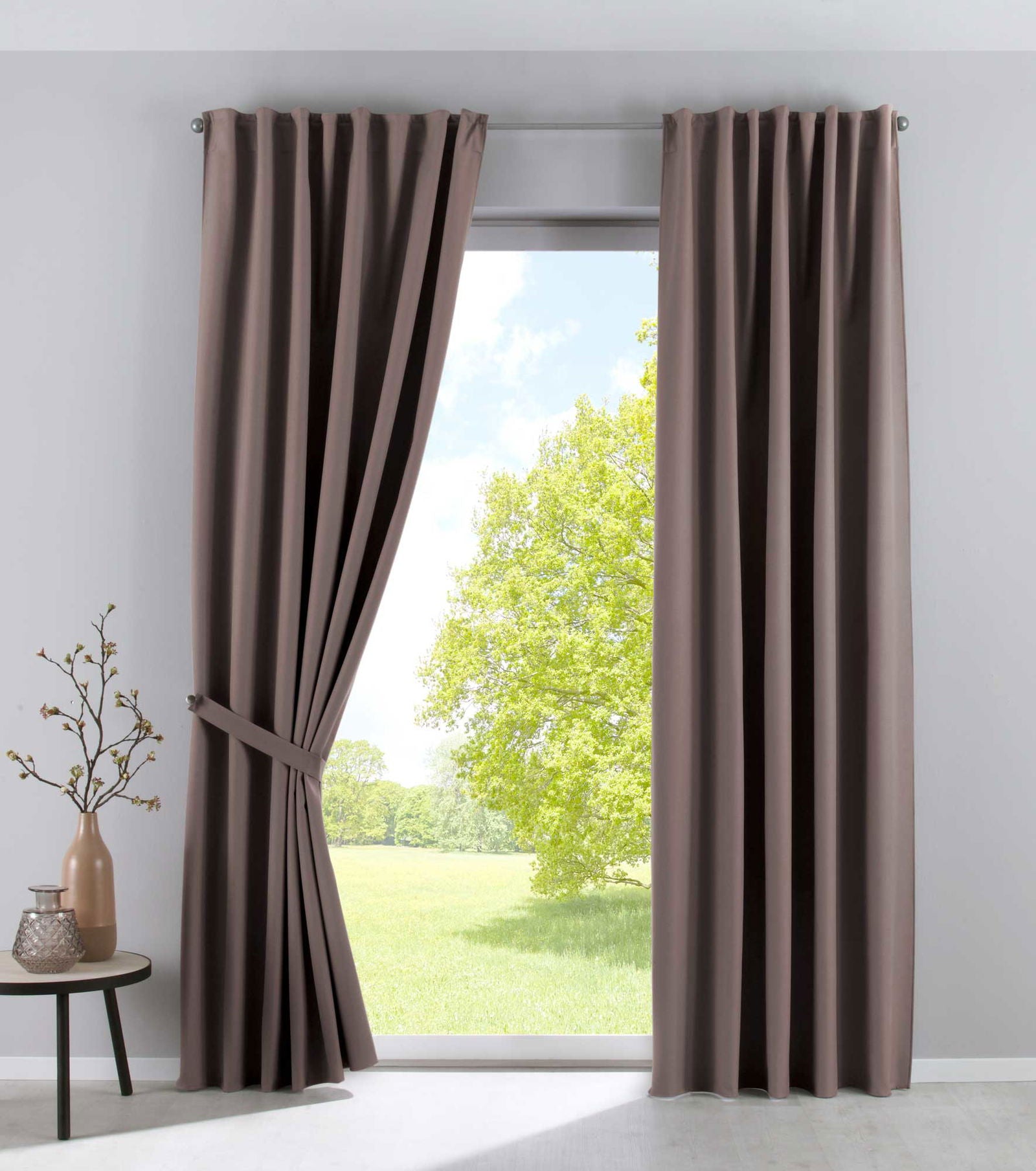 2er Set Verdunkelungsvorhänge »PALERMO DARK« Matt Blickdicht Lichtundurchlässig Verdeckte Schlaufen Kräuselband Raffhalter Fleecerücken 100002652-2 Taupe Vorhang Set 2er_Set_Verdunkelungsvorhange_PALERMO_DARK_Matt_Blickdicht_Lichtundurchlassig_Verdeckte_Schlaufen_Krauselband_Raffhalter_Fleecerucken_100002652-2_-_Gardinenbox.de_-_-3673676 | Gardinenbox.de