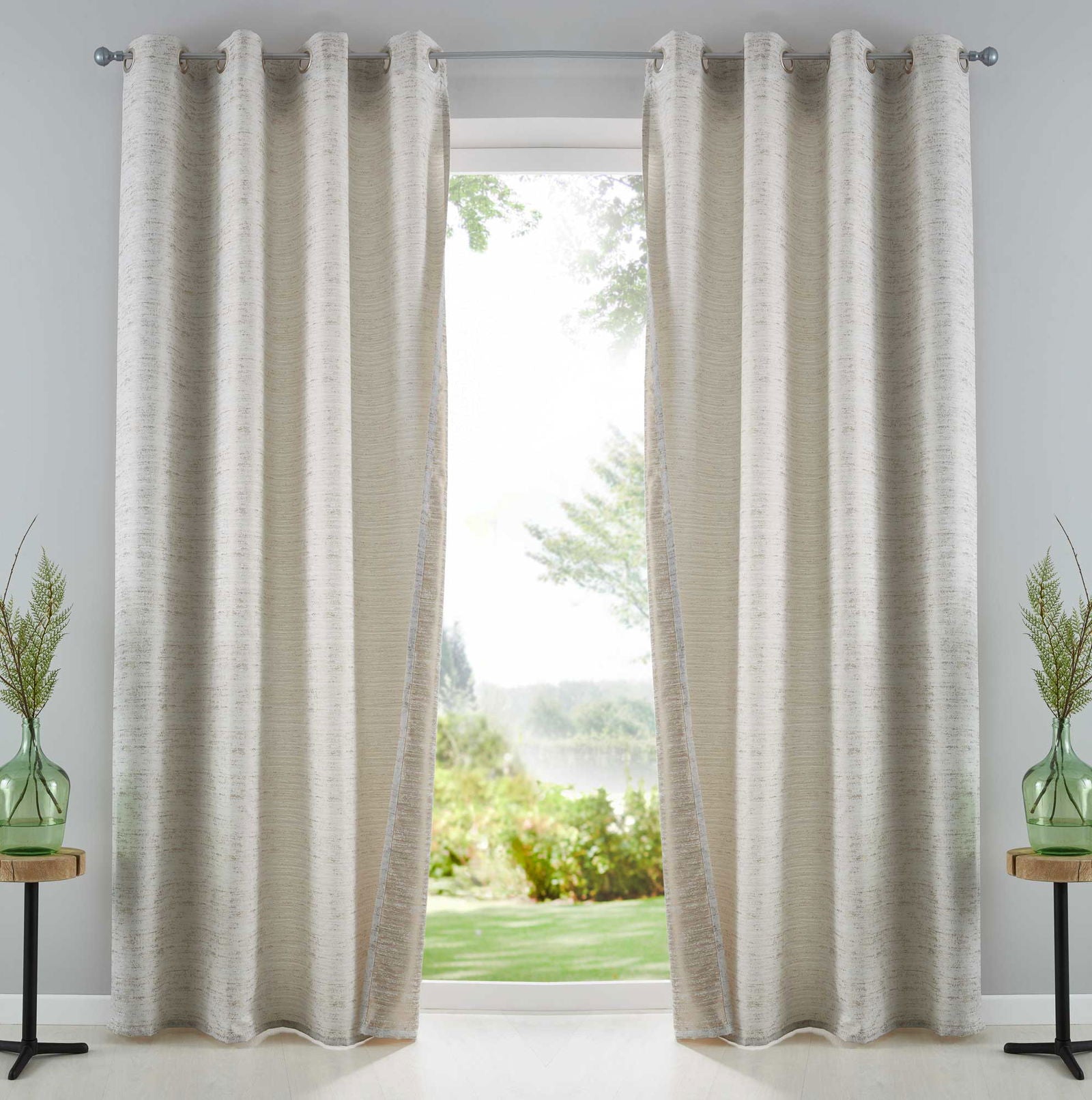 2er Set Vorhänge Ösen Schal Jacquard »Sivas« Blickdicht Gardine Edle Musterung 202073-2 Taupe Vorhang Set 2er_Set_Vorhange_Osen_Schal_Jacquard_Sivas_Blickdicht_Gardine_Edle_Musterung_202073-2_-_Gardinenbox.de_-_-3674124 | Gardinenbox.de