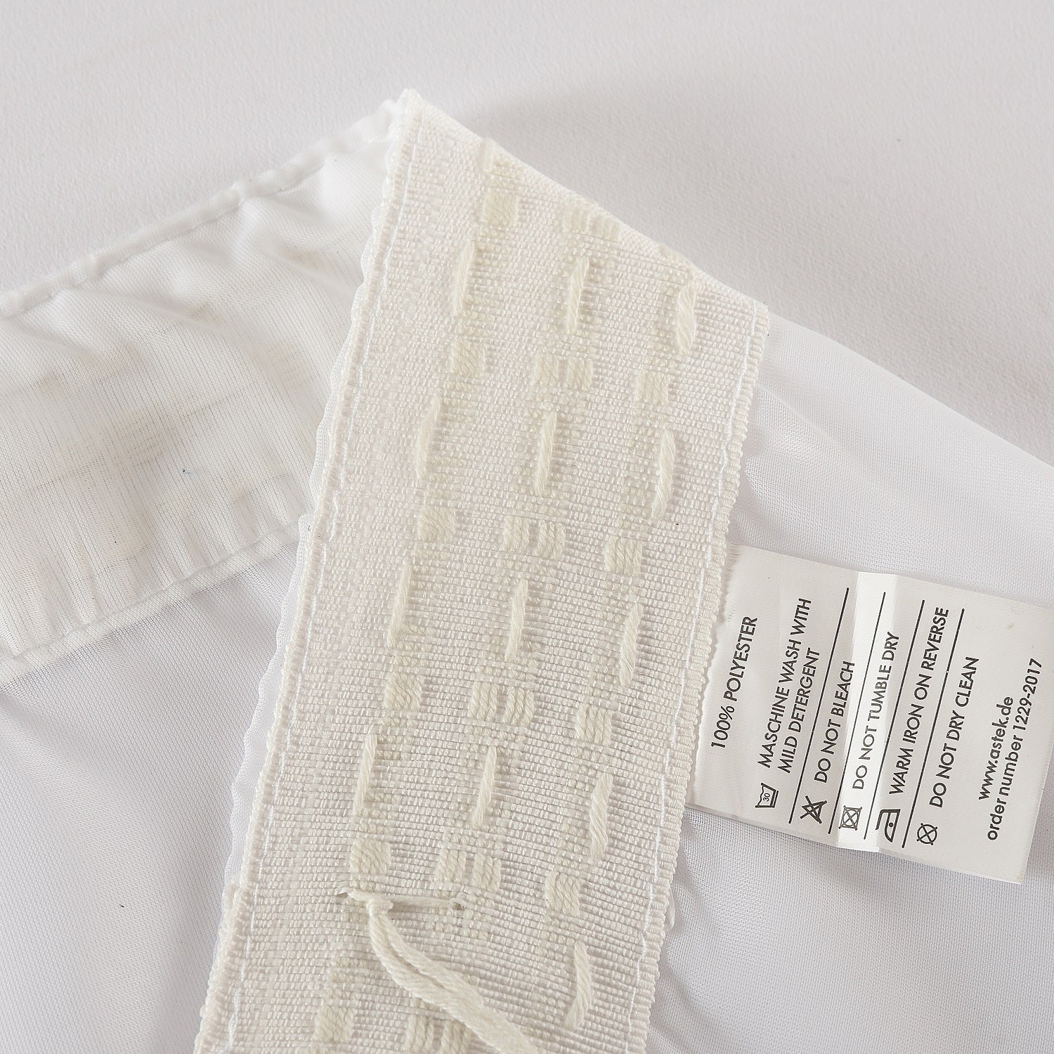 Gardine Store Jacquard Fabio Kräuselband Universalband Weiß Kreismuster Transparent Voile Vorhang Wohnzimmer 13143 Gardinenstore Gardine_Store_Jacquard_Fabio_Krauselband_Universalband_Weiss_Kreismuster_Transparent_Voile_Vorhang_Wohnzimmer_13143_-_Gardinenbox.de_-_-3682723 | Gardinenbox.de