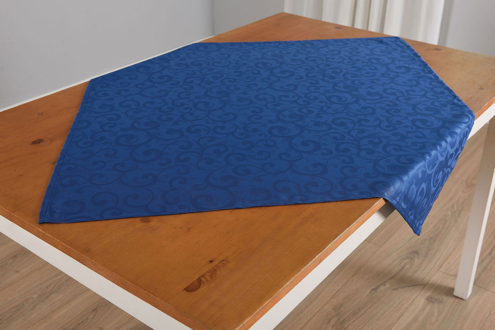 Halley Damast Tischdecke Tischwäsche Läufer 201080 Royalblau BxL 80x80 cm Tischwäsche Halley_Damast_Tischdecke_Tischwasche_Laufer_201080_-_Gardinenbox.de_-_-3684895 | Gardinenbox.de