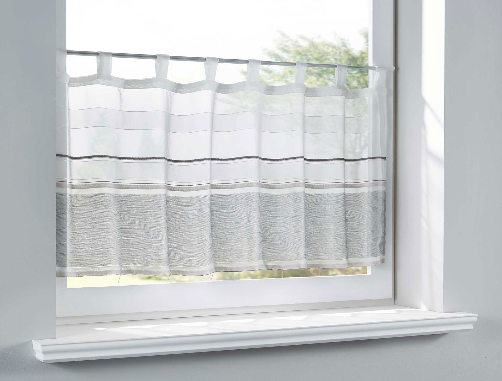 Scheibengardine Edirne Voile Jacquard Querstreifen Modern Querstreifen Sichtschutz küchenfenster 10000144 Grau Scheibengardine Scheibengardine_Edirne_Voile_Jacquard_Querstreifen_Modern_Querstreifen_Sichtschutz_kuchenfenster_10000144_-_Gardinenbox.de_-_-3688949 | Gardinenbox.de