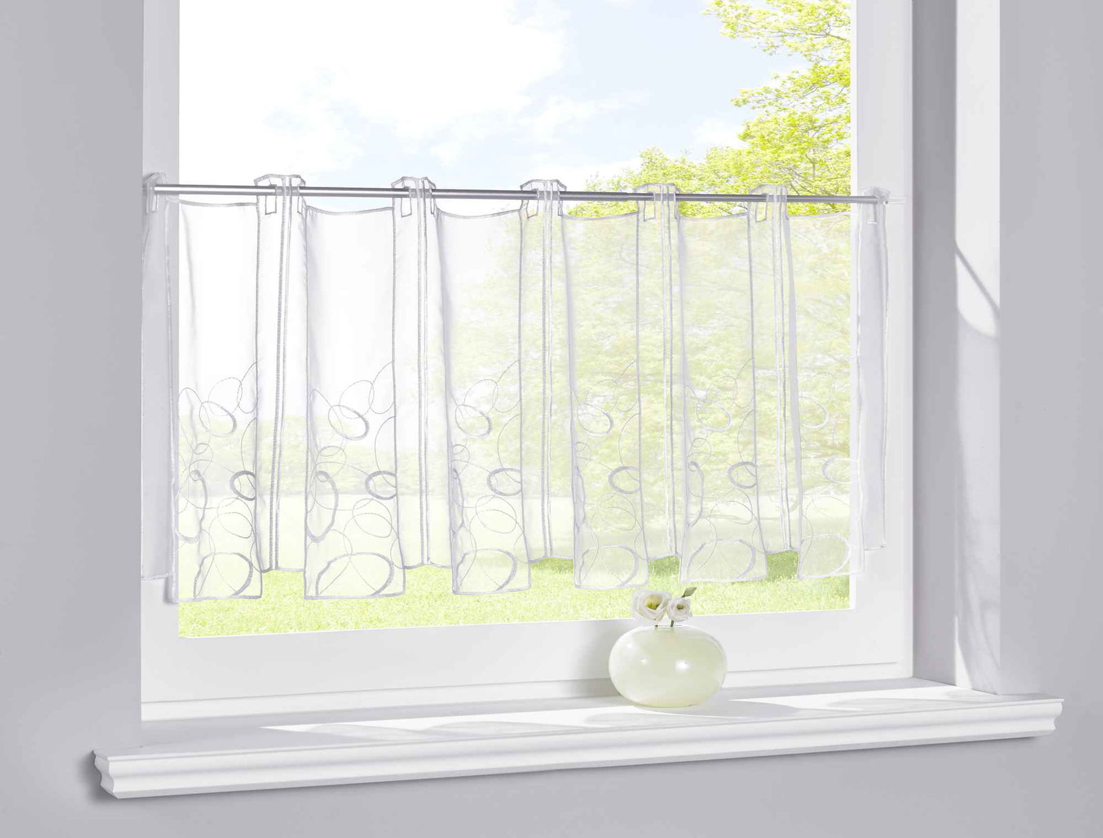 Scheibengardine Stickerei Transparent Stangenduchzug Schlaufen Bitrogardine Küchenfenster Sichtschutz 10000328 ADA Weiß Scheibengardine Scheibengardine_Stickerei_Transparent_Stangenduchzug_Schlaufen_Bitrogardine_Kuchenfenster_Sichtschutz_10000328_-_Gardinenbox.de_-_-3689043 | Gardinenbox.de