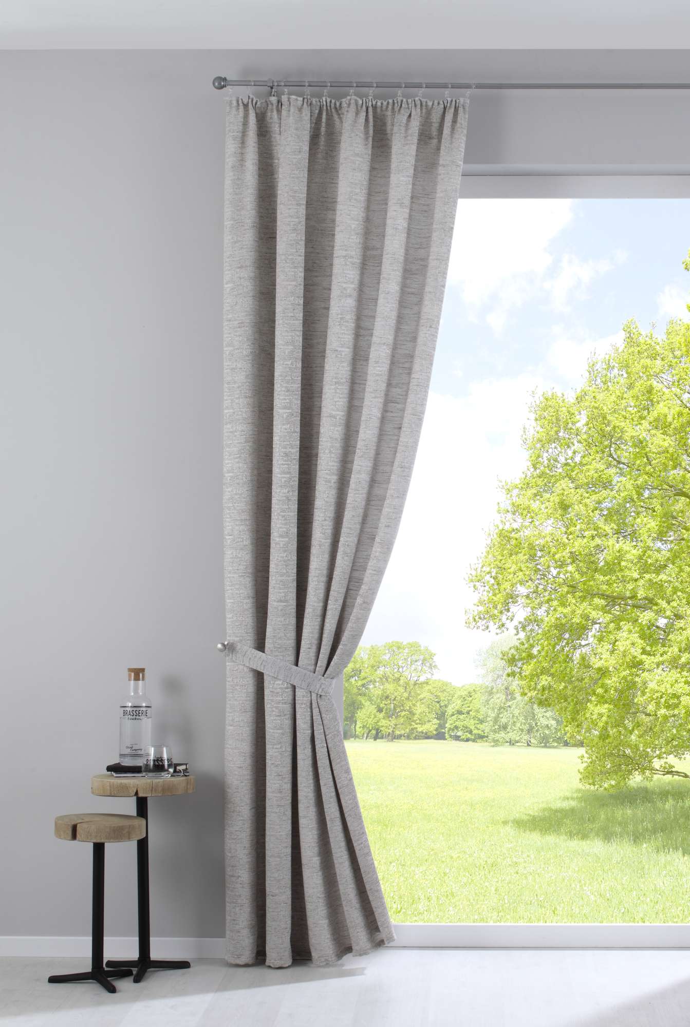 Vorhang mit Jacquardmusterung und Effektgarn »Sivas« Blickdicht verdeckte Schlaufen und Kräuselband Moderne Optik 20190350 Taupe Vorhang Vorhang_mit_Jacquardmusterung_und_Effektgarn_Sivas_Blickdicht_verdeckte_Schlaufen_und_Krauselband_Moderne_Optik_20190350_-_Gardinenbox.de_-_-3694534 | Gardinenbox.de