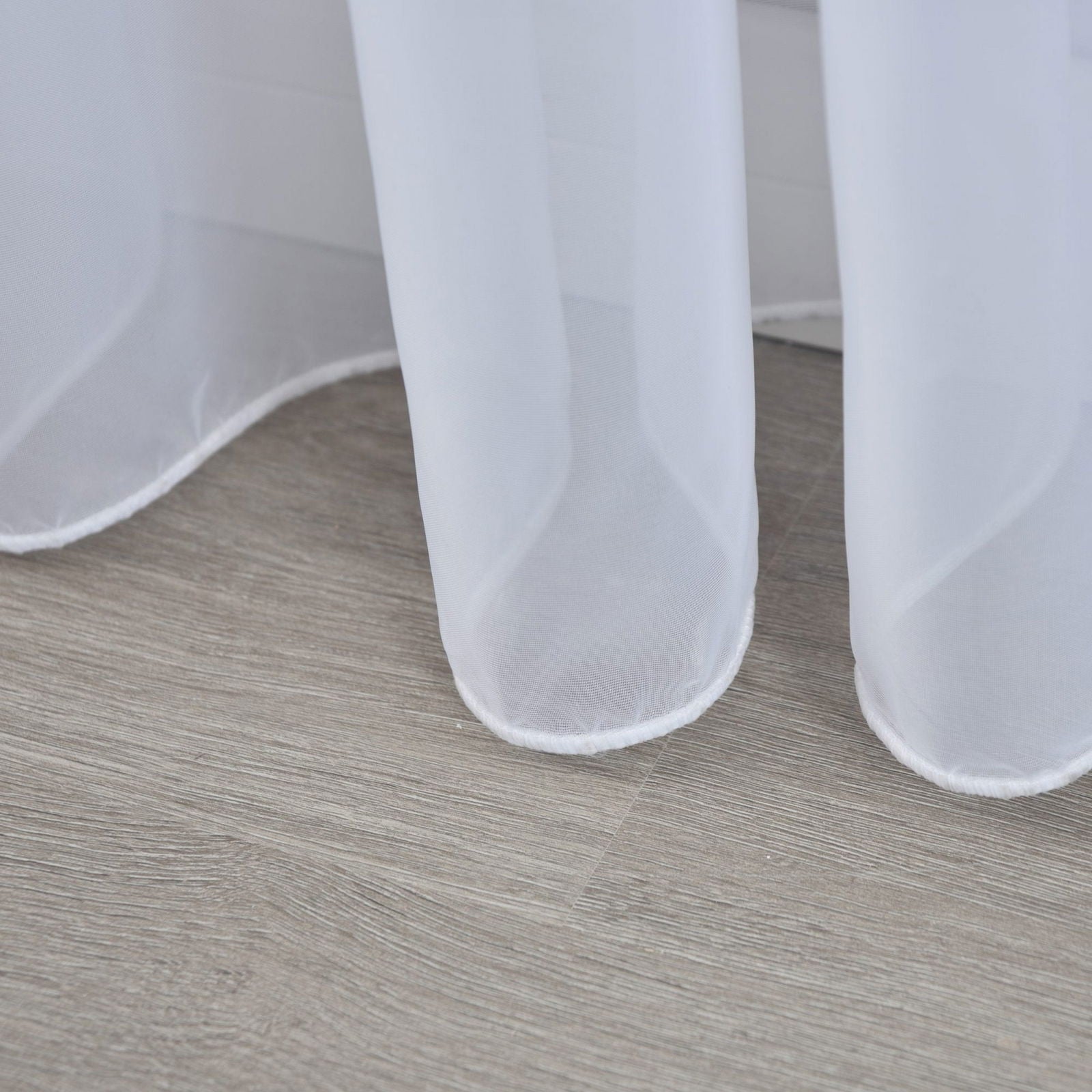 Weiße Voile Gardine dicht gewebt transparent Bleibandabschluss Tunneldurchzug 8 cm Gardinenband maschinenwaschbar verschiedene Größen 610011N Gardinenschal Weisse_Voile_Gardine_dicht_gewebt_transparent_Bleibandabschluss_Tunneldurchzug_8_cm_Gardinenband_maschinenwaschbar_verschiedene_Grossen_610011N_-_Gardinenbox.de_-_-3695806 | Gardinenbox.de